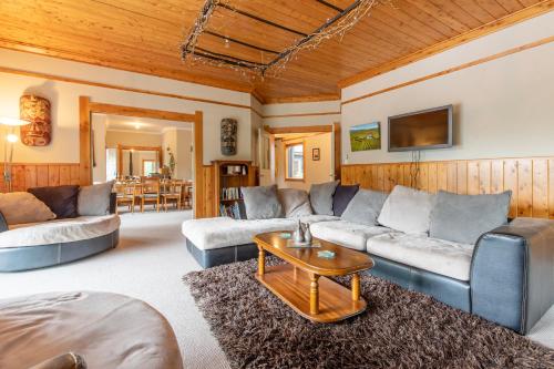 Hatuma Paradise in ไวปูคูโร