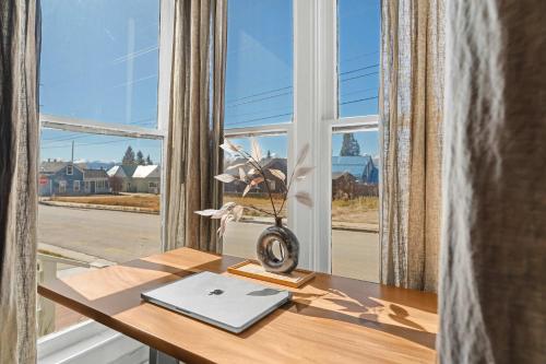 Stylish 1BR Airbnb in Leadville with Mountain Views - Near Skiing - Pets okay in Leadville, USA