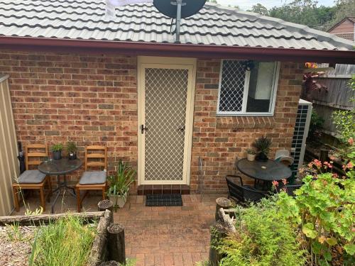 Chic Stylish Granny Flat with Stunning Garden View at MC 2079 in เบโรว์รา