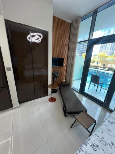 Studio in Business Bay with Huge Balcony & Pool View near to Metro, Dubai (Foto 2)