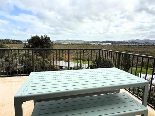 Private Holiday Home with Harbour Views Near Whangarei CBD in Onerahi