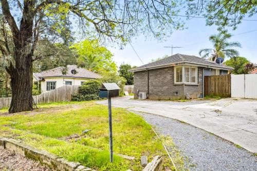 Comfy Croydon Family Getaway Near Trails and Cafes in Croydon