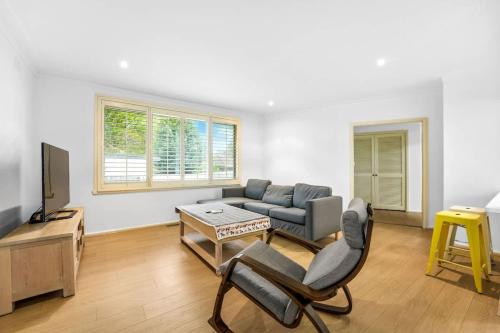 Comfy Croydon Family Getaway Near Trails and Cafes in Croydon