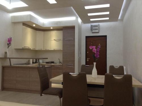 Apartment Seaview Budva - image 5