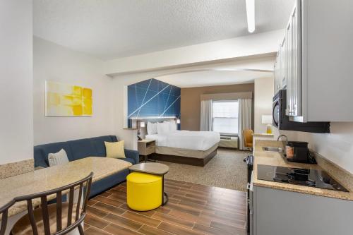 1 queen bed