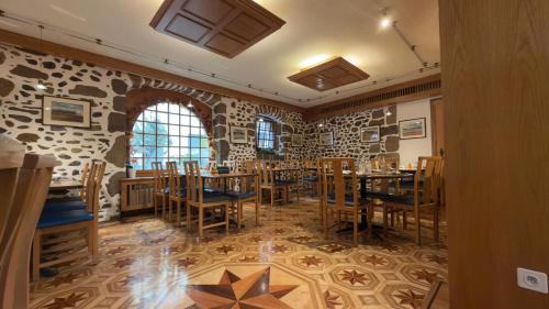 餐廳, 西克里十六世旅館 (Hostellerie du XVI Siecle) in 尼永