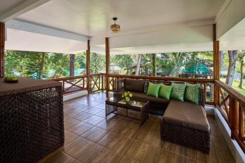Balcony/terrace, Almost Heaven Lake Resort in Lumban