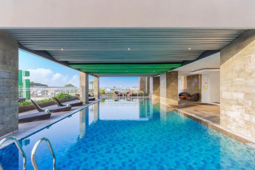 Piscina, Ibis Styles Malang Hotel in Malang