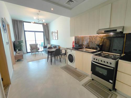 Cozy Modern 1BR with Dubai Skyline View, Dubaï