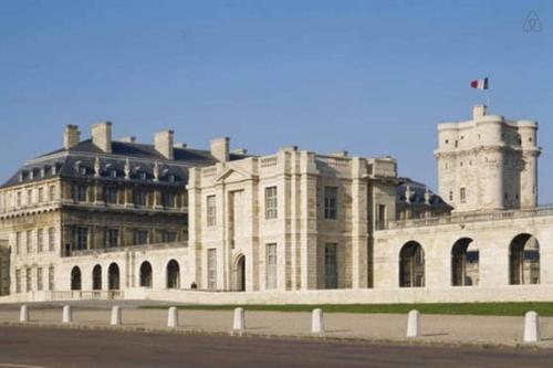Charming parisian rooftop ! 120m2 for 8 people in Saint Mande