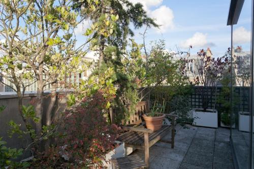 Charming parisian rooftop ! 120m2 for 8 people in Saint Mande