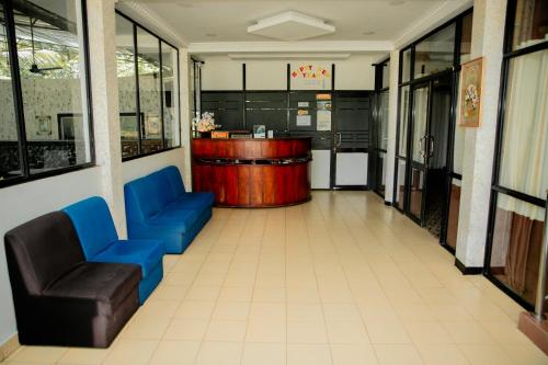 Lake Jay Hotel in Ampara