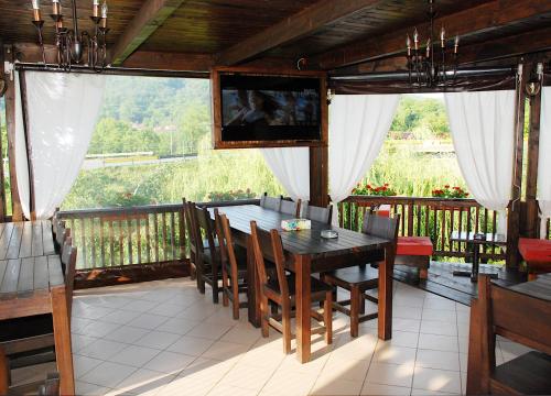 Балкон/тераса, Pensiunea Meridian in Oeştii Ungureni