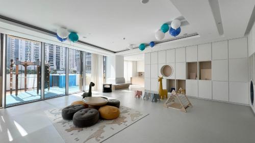 Best Burj Khalifa View 2BR Apartment In Downtown - image 12
