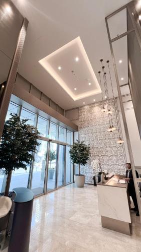 Best Burj Khalifa View 2BR Apartment In Downtown - image 9