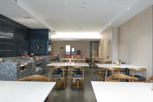 Paco Hotel Tianhe Coach Terminal Metro Satation Guangzhou-Free Shuttle Bus for Canton Fair - 레스토랑