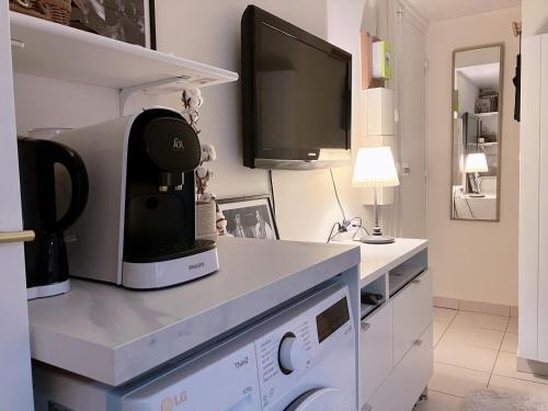 Cozy Studio near the Eiffel Tower – Central 7th - image 13