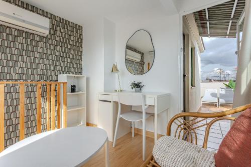 Inside Barcelona Apartments Vidreria - image 13