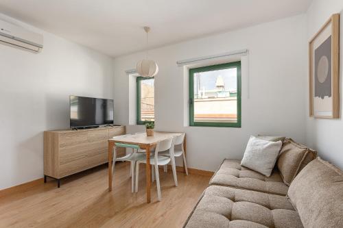 Inside Barcelona Apartments Vidreria - image 10