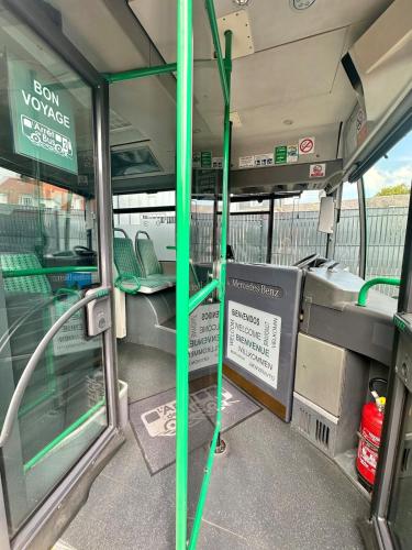 베르크 BUS aménagé pour un séjour insolite en famille (BUS amenage pour un sejour insolite en famille) 3성급 싱글룸 객실