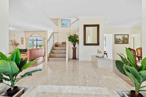 Bejárat, Casa Martinique 4BR Home in Clear Island Waters