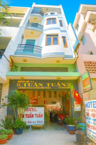 Tân Tuấn Tuấn Hotel