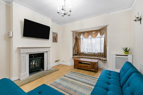 Spacious charming house near Heathrow gîte à louer Hatton Cross Underground Station
