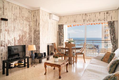 AA Guest - SandBeach Front Sea Views Eco Apartment
