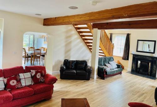 Large House with Private Hot Tub gîte à louer Edymore