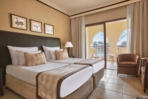 2 twin beds