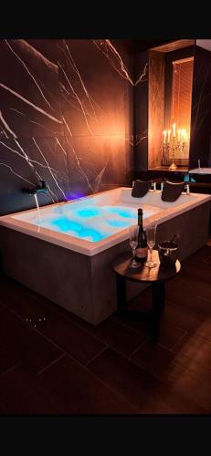 Dejan Lovely Flat with Jacuzzi