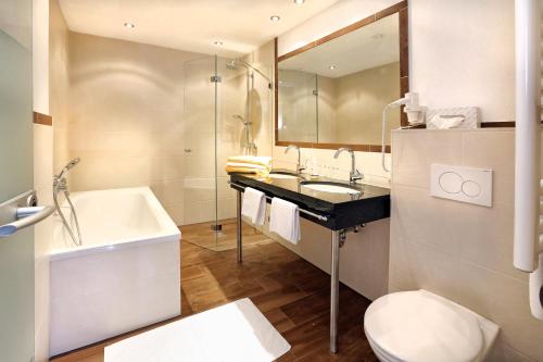 room detail thumbnail 1