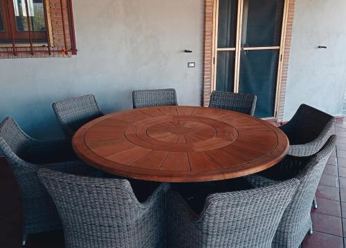 Casa vacanze con vista unica piscina & parcheggio gratis in San Leucio Del Sannio