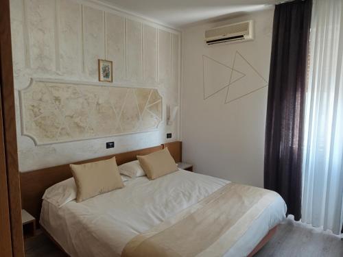 2 twin beds