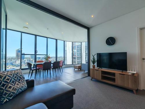 3BR Heart of Wentworth Point with Views - image 6