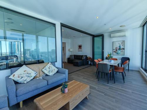3BR Heart of Wentworth Point with Views - image 12