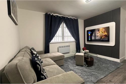 Apartment - Sleeps 6 - City Base - District Line - image 12