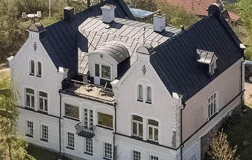 . Gorgeous Apartment In Högsby With Wifi