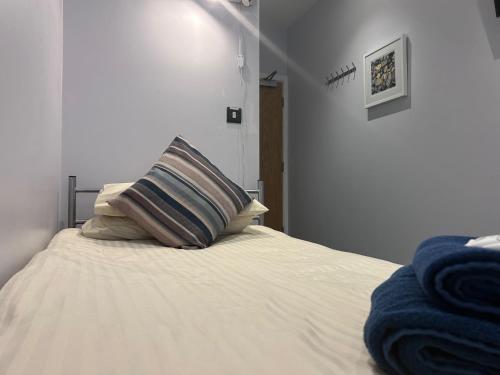 Harbour Stays - The Marine Centre, Saundersfoot Harbour, SA69 9HE