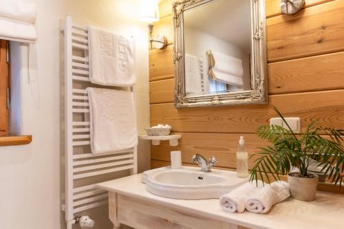 Hotel Głęboczek Vine Resort& Spa Room Type - Standard Double Room - Osada