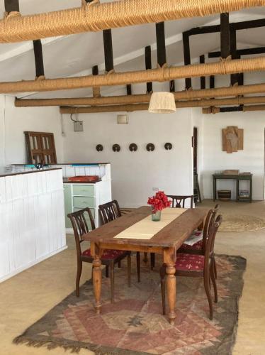 Iekārtas, Giraffe Eco Cottage in Monduli