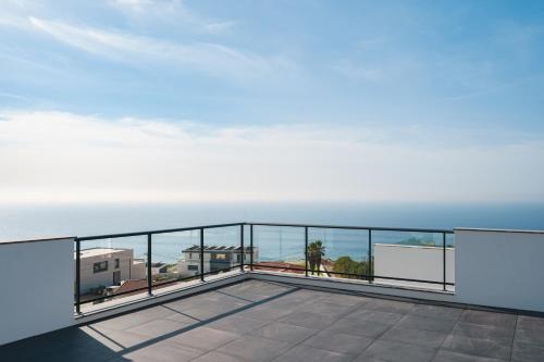 สภาพแวดล้อมโดยรอบ, Villa Zen with sea view and private pool in ปรายา ดา อเรย์อา บรังกา