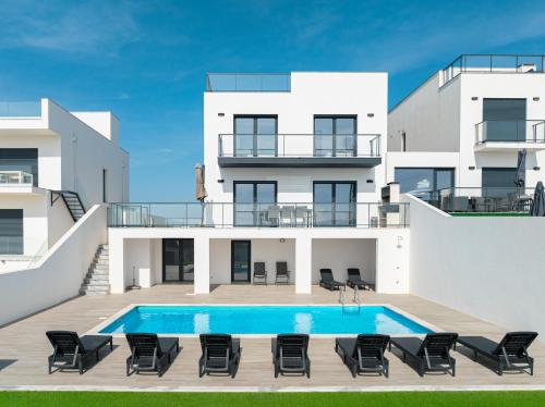 ทัศนียภาพภายนอกโรงแรม, Villa Zen with sea view and private pool in ปรายา ดา อเรย์อา บรังกา