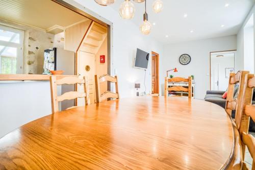 Maison typique à deux pas du bourg et de la mer (Maison typique a deux pas du bourg et de la mer) in Locmiquélic