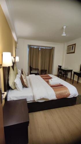 Aloha 1 & 2 BHK with Infinity Pool, Rishikesh (foto 2)