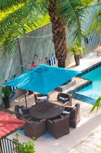 Swimming pool, House of Ivy in Bijilo