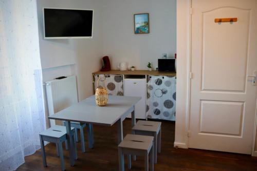Iekārtas, Chambre d'hôtes rénovée du XVIII ème (Chambre d'hotes renovee du XVIII eme) in Saint-Aubin-la-Plaine