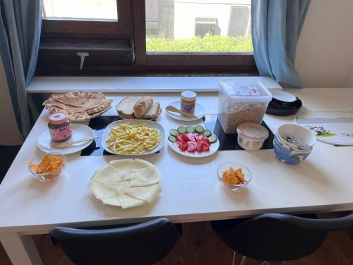 Food and beverages, Comfort Us 2 - Cozy Private Home in Gottsunda-Vårdsätra