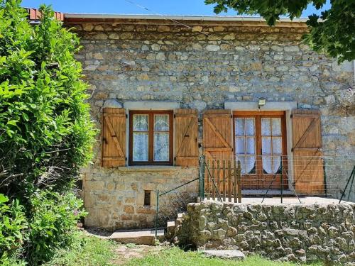 Maison charmante avec vue sur la montagne à Saint-Anthème gîte à louer Gagnère