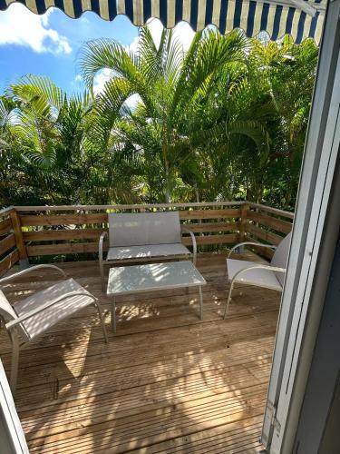 Appartement confortable à Baie-Mahault, 35 m² avec terrasse (Appartement confortable a Baie-Mahault, 35 m² avec terrasse) in Μπαϊ-Μαχαουλτ